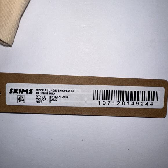 Skims Deep Plunge Shapewear Bra Small Sand Convert. Strapless Plus Clear Strap - Picture 9 of 10